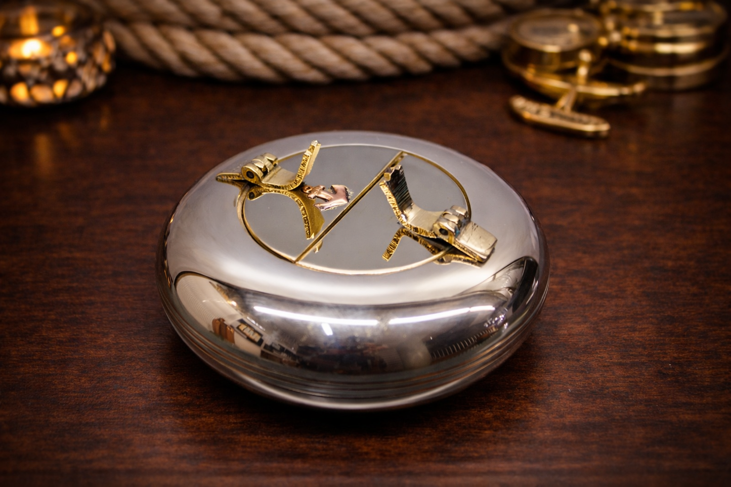 Altın Detaylı Lüks Kapaklı Küllük